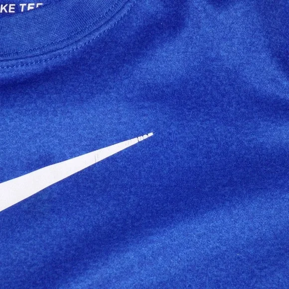 Nike Dri-FIT T-Shirt Boys Size 7 Royal Blue‎ Good Swoosh Athletic Cut - Picture 5 of 5